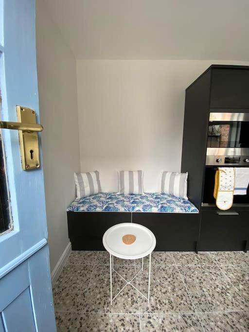 Sea Biscuit Cottage, Scarborough Bagian luar foto