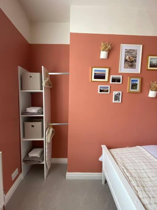 Sea Biscuit Cottage, Scarborough Bagian luar foto